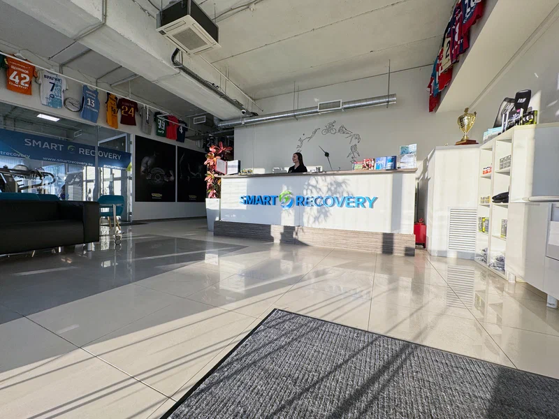 Вход в клинику спортивной медицины SMART RECOVERY